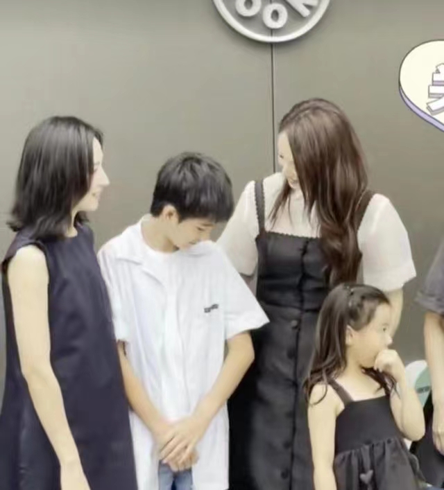 潘粤明董洁微博互动为顶顶庆生,潘粤明董洁顶顶最近的合照