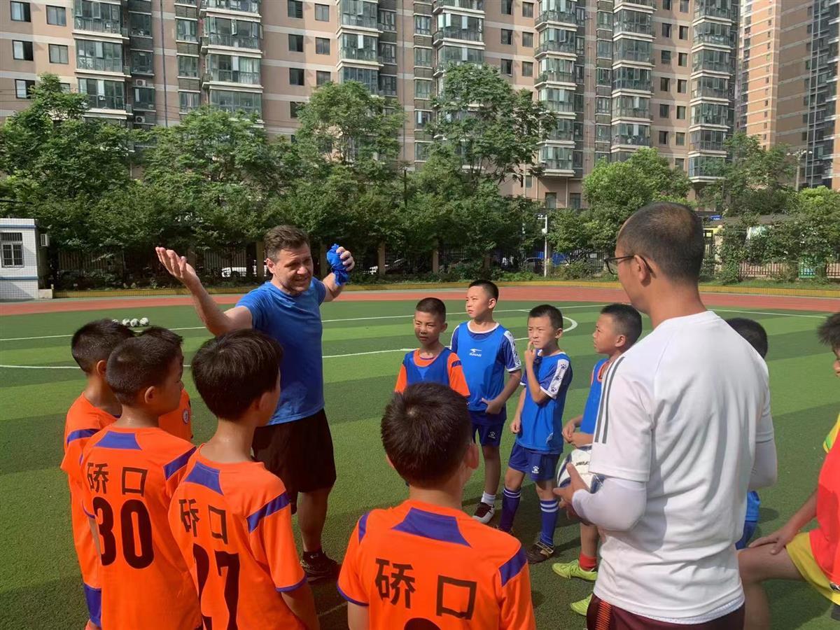 满天星足球训练营大连,武汉硚口区校园足球联赛