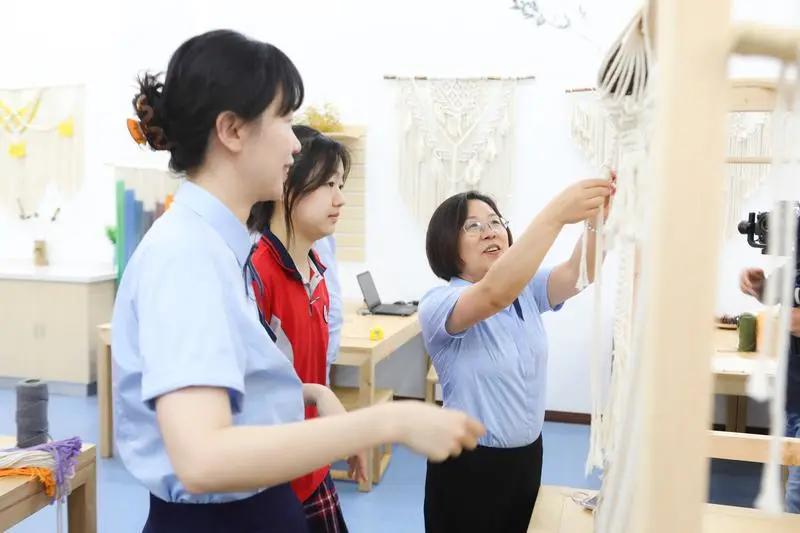 鐑熷彴浜屼腑瀛︿範椋庢皵,鑱氱劍鐑熷彴浜屼腑