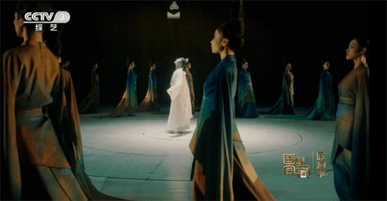 舞蹈诗剧《只此青绿》“展卷”淄博,穿越千年的相遇,以舞叙事惊艳开演