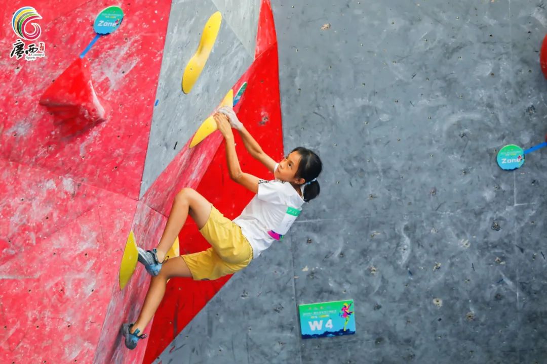 广西马山攀岩比赛直播回放,马山县古零镇初级中学攀岩比赛