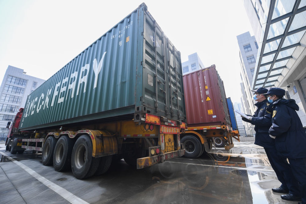 建设高素质人民公仆队伍,锻造新时代治国理政中坚力量——*党**的十九大以来公务员队伍建设工作综述