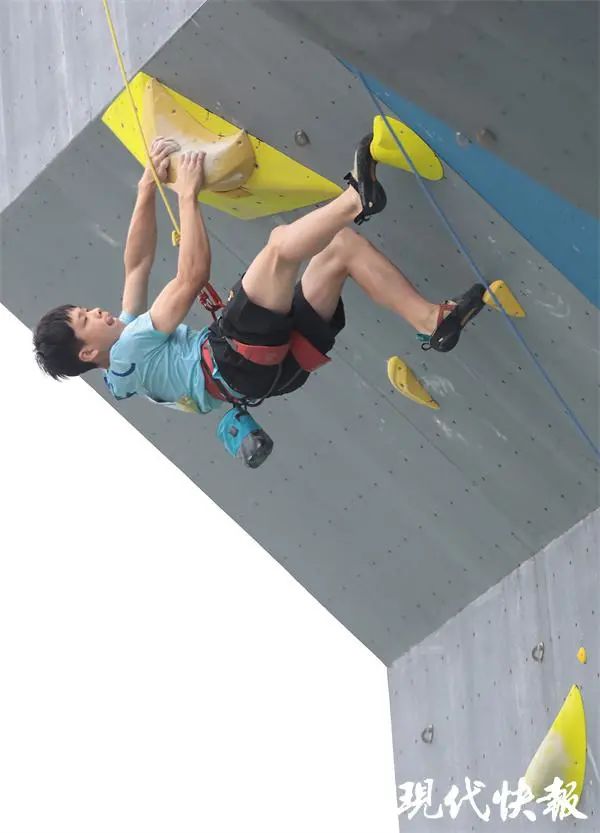 13岁少年梦想登上舞台,他的梦想是成为世界冠军英语