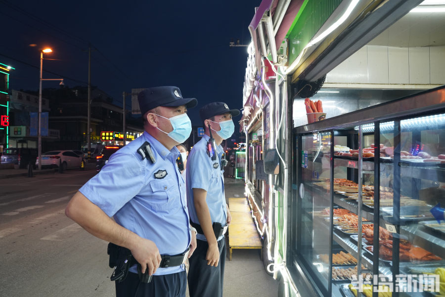 随警记丨车间内揪出窃贼，闪电出击抓逃犯！记者跟随城阳公安110民警出警