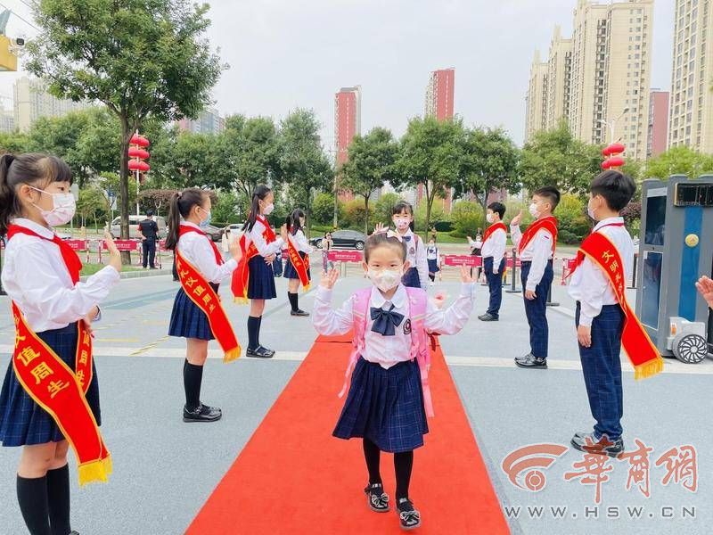 曲江七小金秋校园,曲江七小入学怎么样