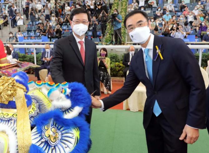 14.11亿！区行政长官李家超及马会主席利子厚共同出席香港开锣赛