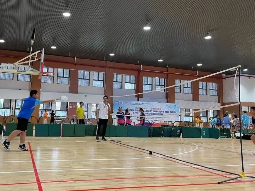 体育运动学校赛艇训练,体育课游泳项目