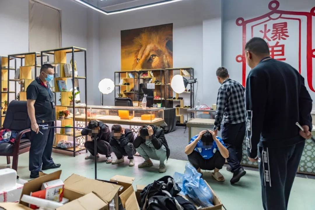 抓获假冒伪劣劳力士手表,正品劳力士直播