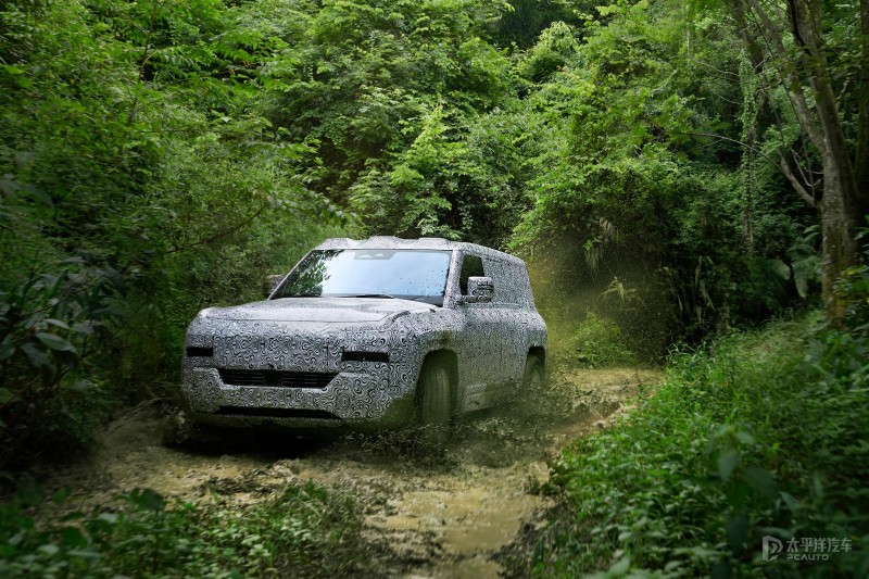 比亚迪新款r1,比亚迪最新车型对标奔驰