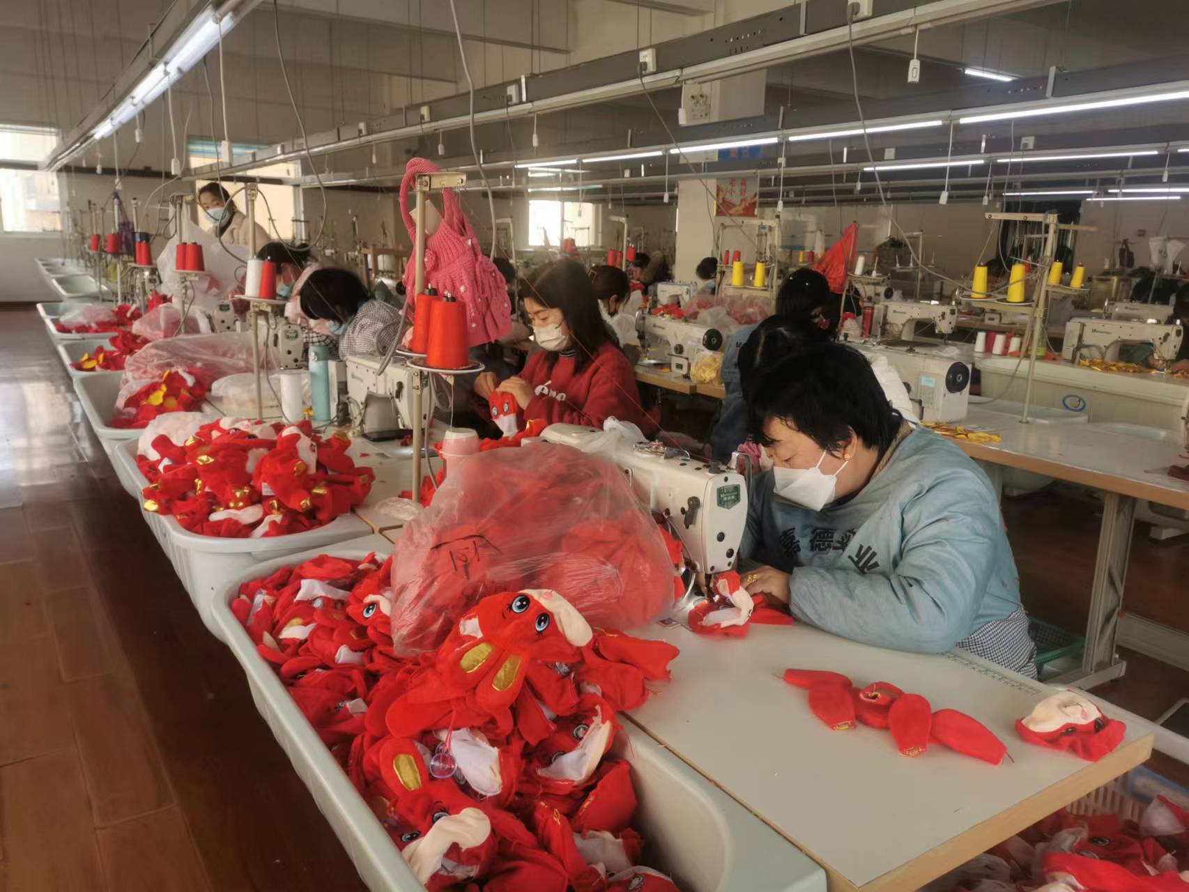 搬出大山开启新奋斗的起点,搬出大山开启小康新生活