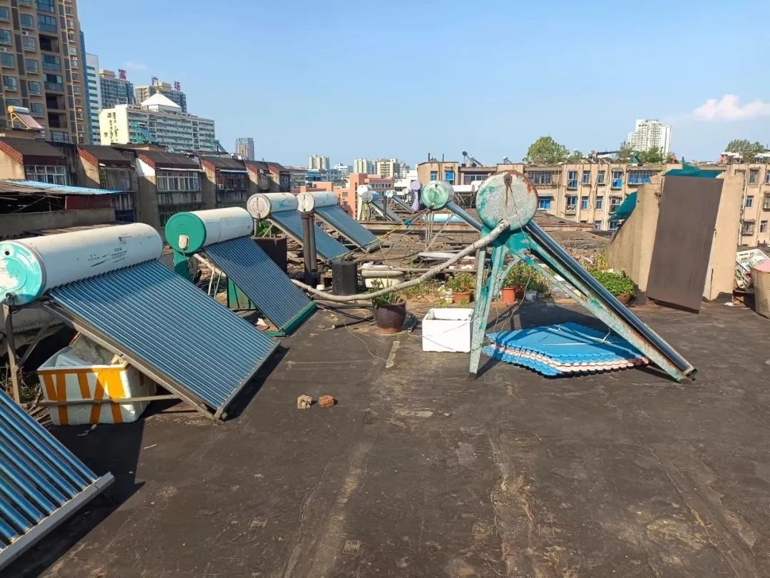 美好鄂城共同缔造｜42户顶楼“水帘洞”顽疾根治了