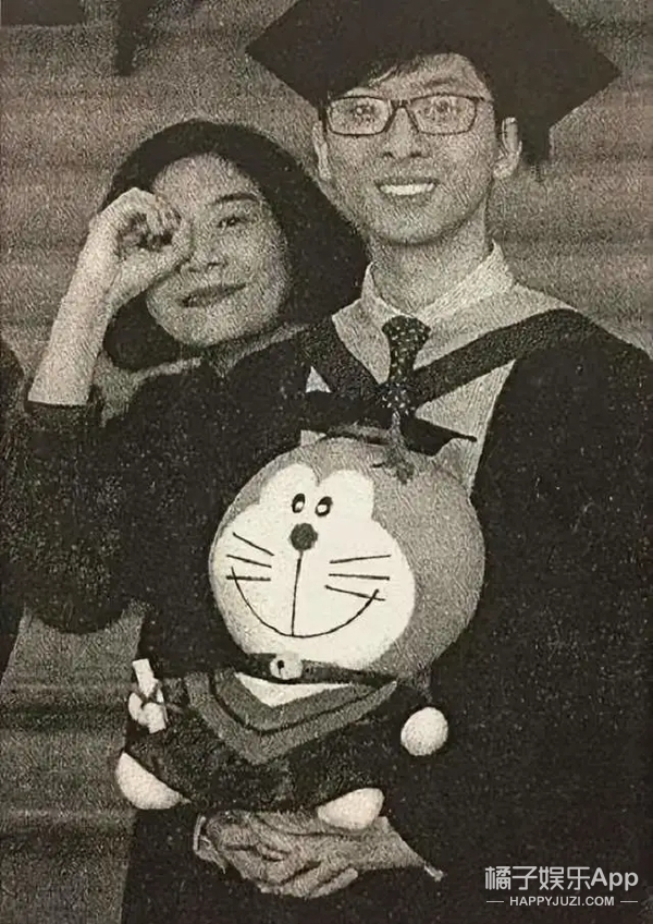 甄子丹全家近照曝光,还记得精武门吗