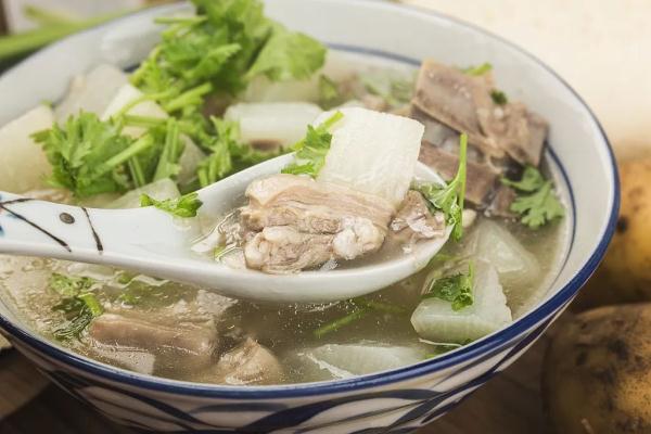 莴笋是发物吗什么病人不能吃,老公鸡是发物吗哪些人不能吃