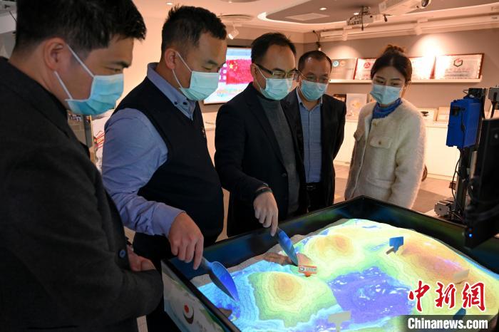 港青叶兴华在湾区做“超级联系人”：搭平台寻机遇系乡情