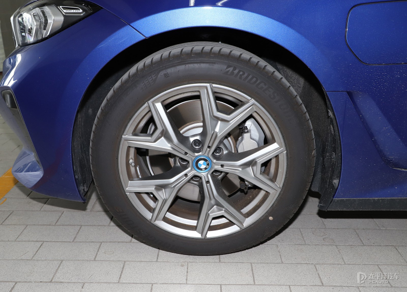 同级20-30万元纯电豪华轿车怎么选,想选一款空间好的车买它准没错