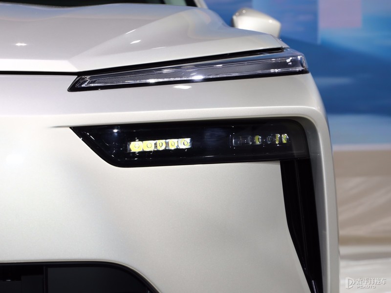 4.4t的宝马x5,4.4t的宝马x5m加多少号汽油