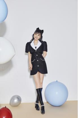 央视网络春晚高能现场，繁星互娱歌手温奕心开场燃唱《开新无限》