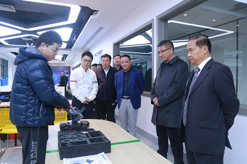 *疆新**伊犁州昭苏县考察团到深圳市南方国际集团考察学习