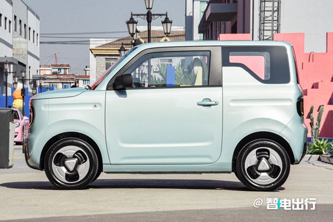 新款五菱宏光miniev曝光,吉利全新几何m2曝光竞争宏光miniev