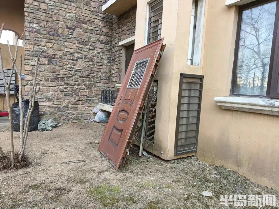 半岛调查丨又起波澜！小区物业经理与业主肢体冲突，致对方三根肋骨骨折，一审获刑八个月