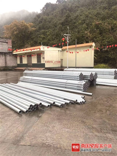 天旱解决村民饮水问题接水送水,村里停水村民饮水难