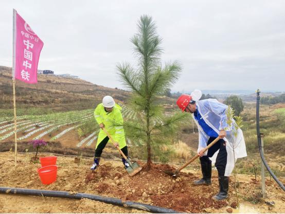 扎根电网施工一线爱岗敬业,班组天地杂志封面