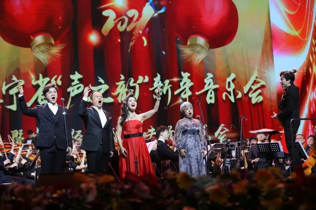 杈藉畞缁忓吀闊充箰骞挎挱fm95.9,杈藉畞缁忓吀闊充箰骞挎挱30鍛ㄥ勾