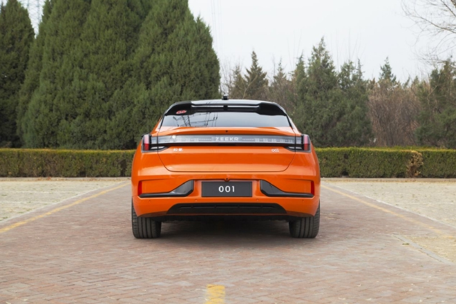 兼顾豪华与操控试驾2023款极氪001YOU版