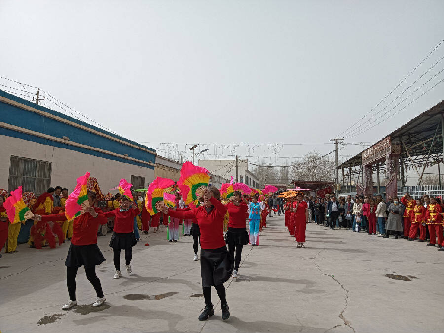 创业街开业“助燃”致富新生活
