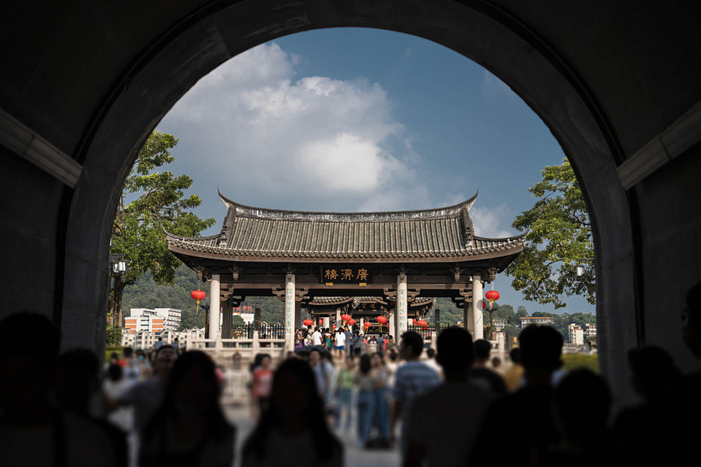 从“南方”到“新南方”：广东文学两千年