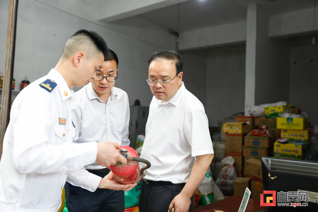 督导调研查短板精准发力取实效——大安区开展创建全国文明典范城市农贸市场及其周边专项提升拉练会