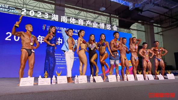 立志健身到百岁，75岁长沙爹爹成健美比赛“话题王”