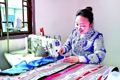 将古老的苗绣技艺带出大山,古老苗绣秀出美好生活