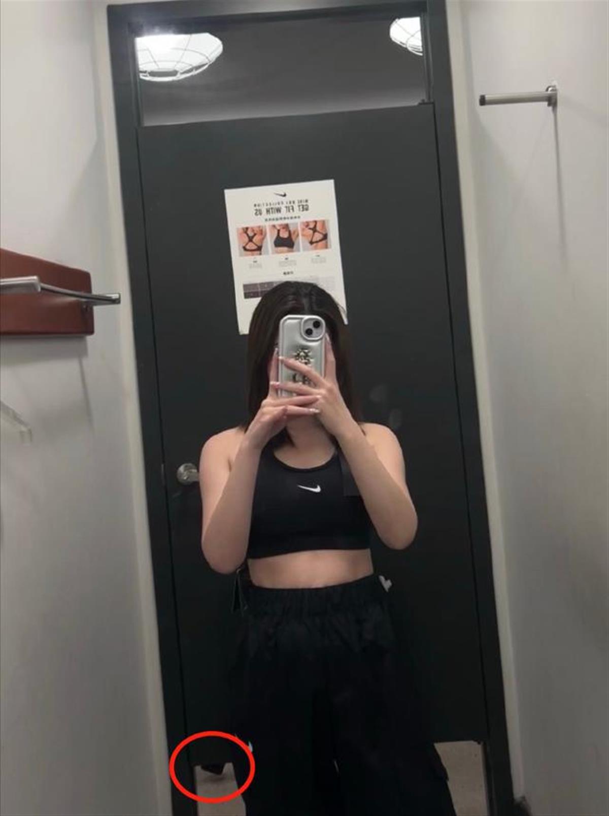 耐克试衣间偷盗,一女子称在试衣间遭偷拍