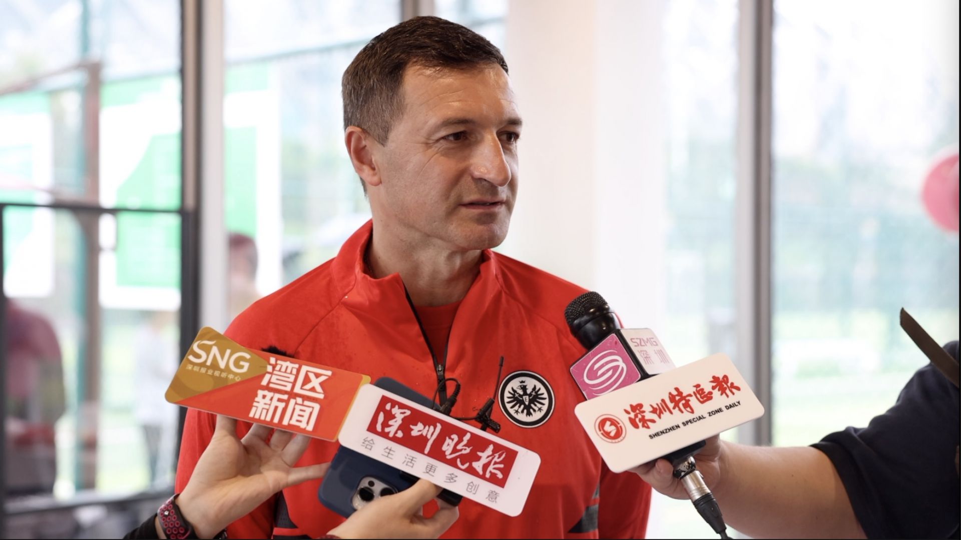 大梅沙老外救人,大梅沙救落水者