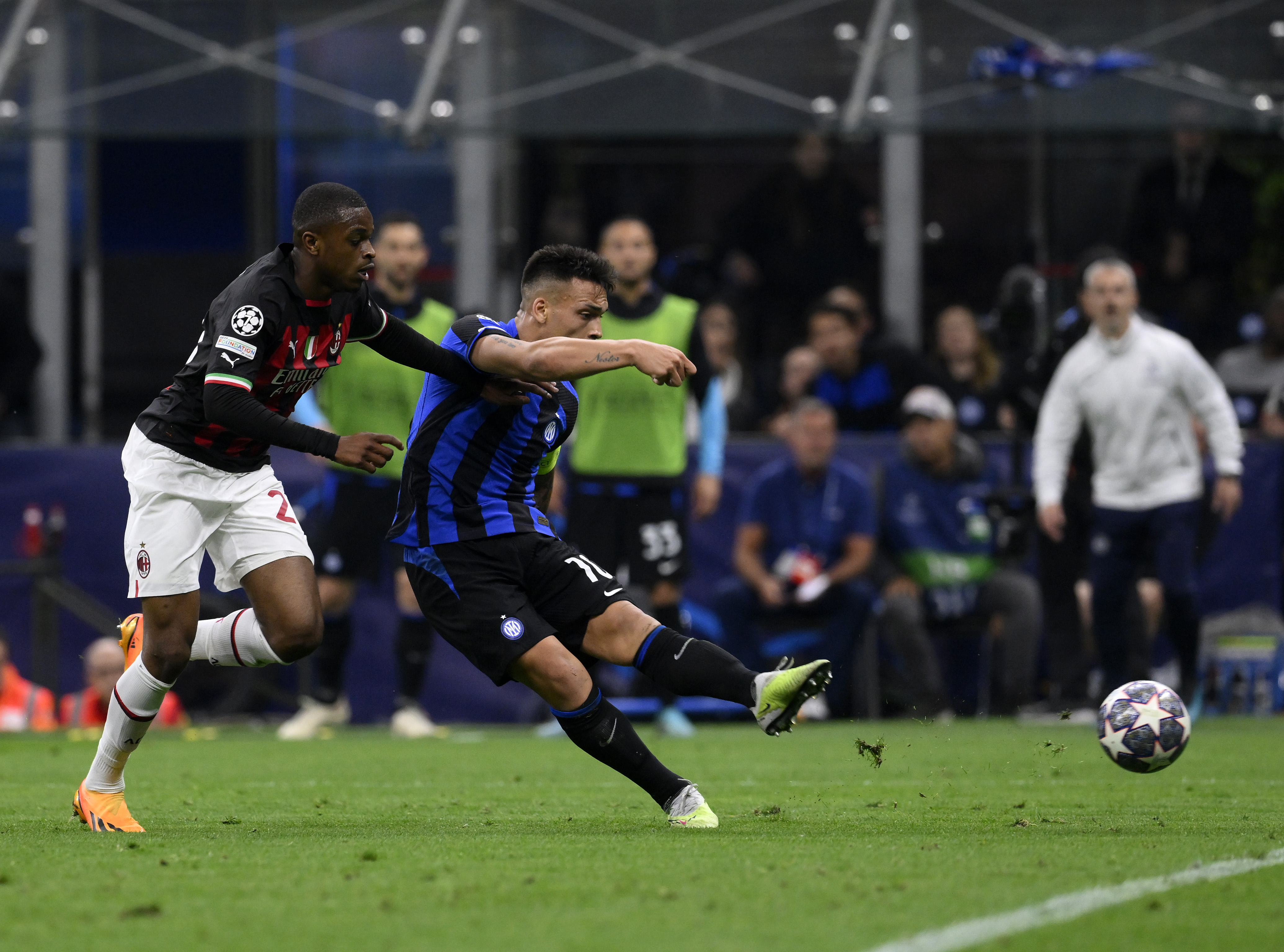 足球国际米兰队,国际米兰足球竞赛