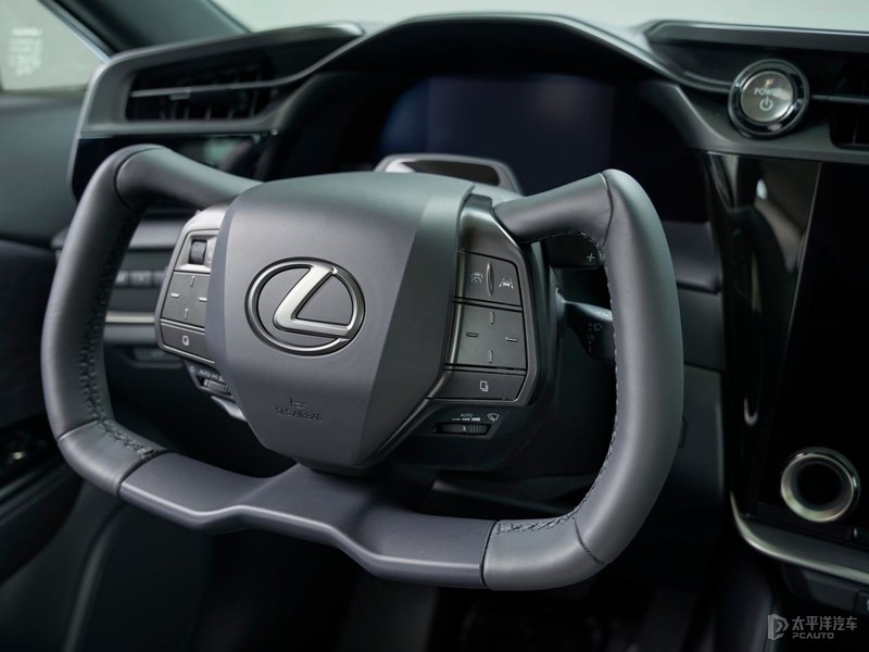 智己ls7的半幅式方向盘,智己ls7半幅方向盘是谁生产的