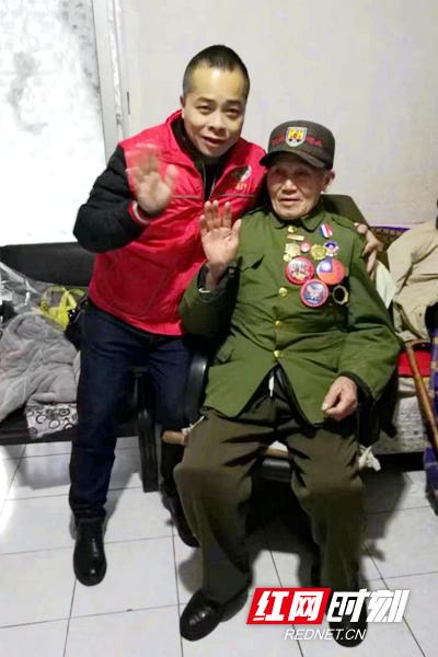 王静女军人,王静演唱忠于人民忠于党