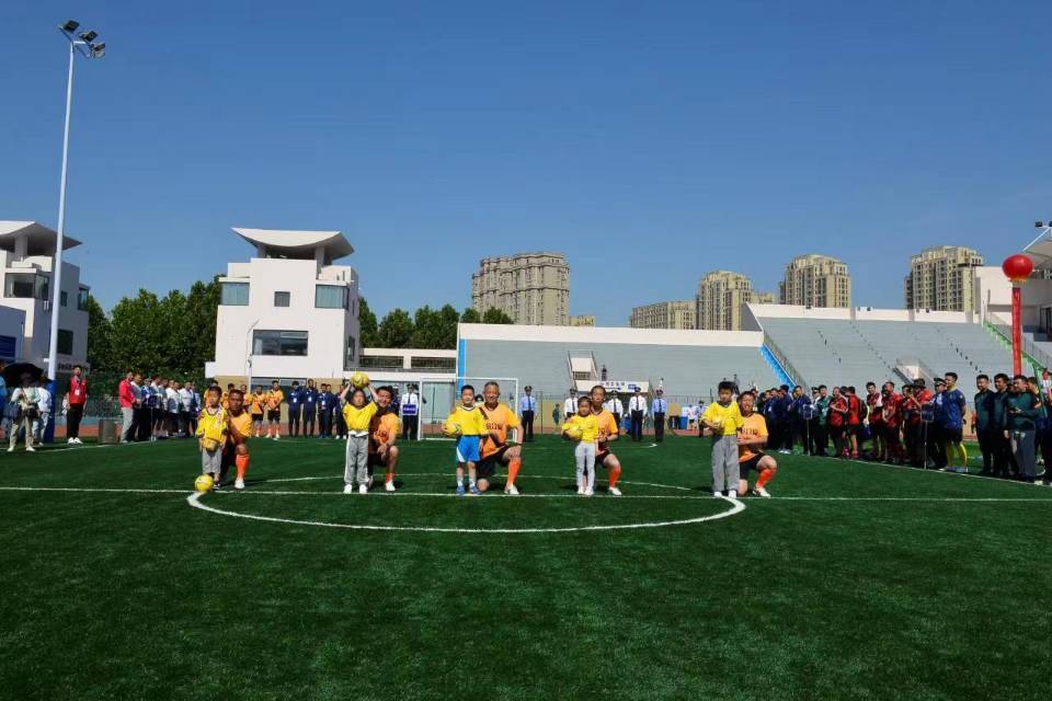 成功举办全市公安警体运动会,足球比赛直播