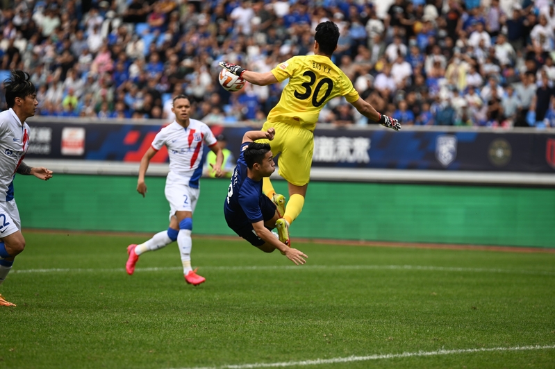 没有辜负吴金贵的信任，“小祁宏”灵光乍现，一脚世界波帮申花找回赢球感觉