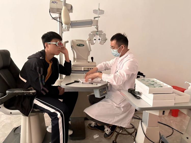 幼儿发现屈光不正怎么办？大鹏妇保院走进幼儿园开展科普小讲堂