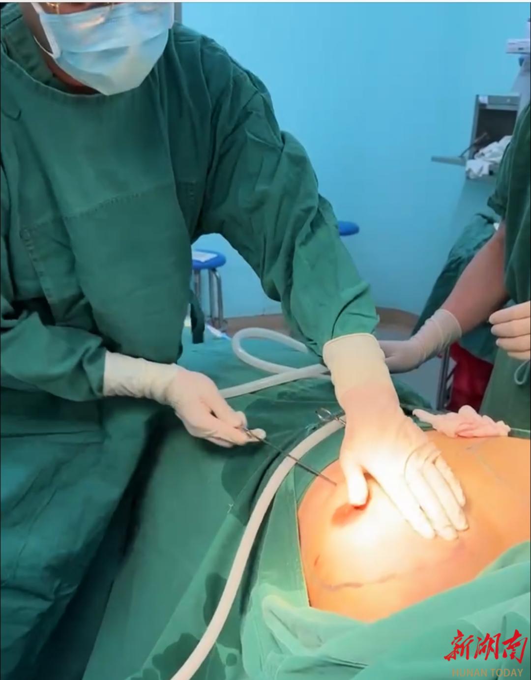 鐢疯█涔嬮殣鍏ㄦ枃鍏嶈垂闃呰,鐢峰瓙鑳搁儴鍙戣偛鍚歌剛