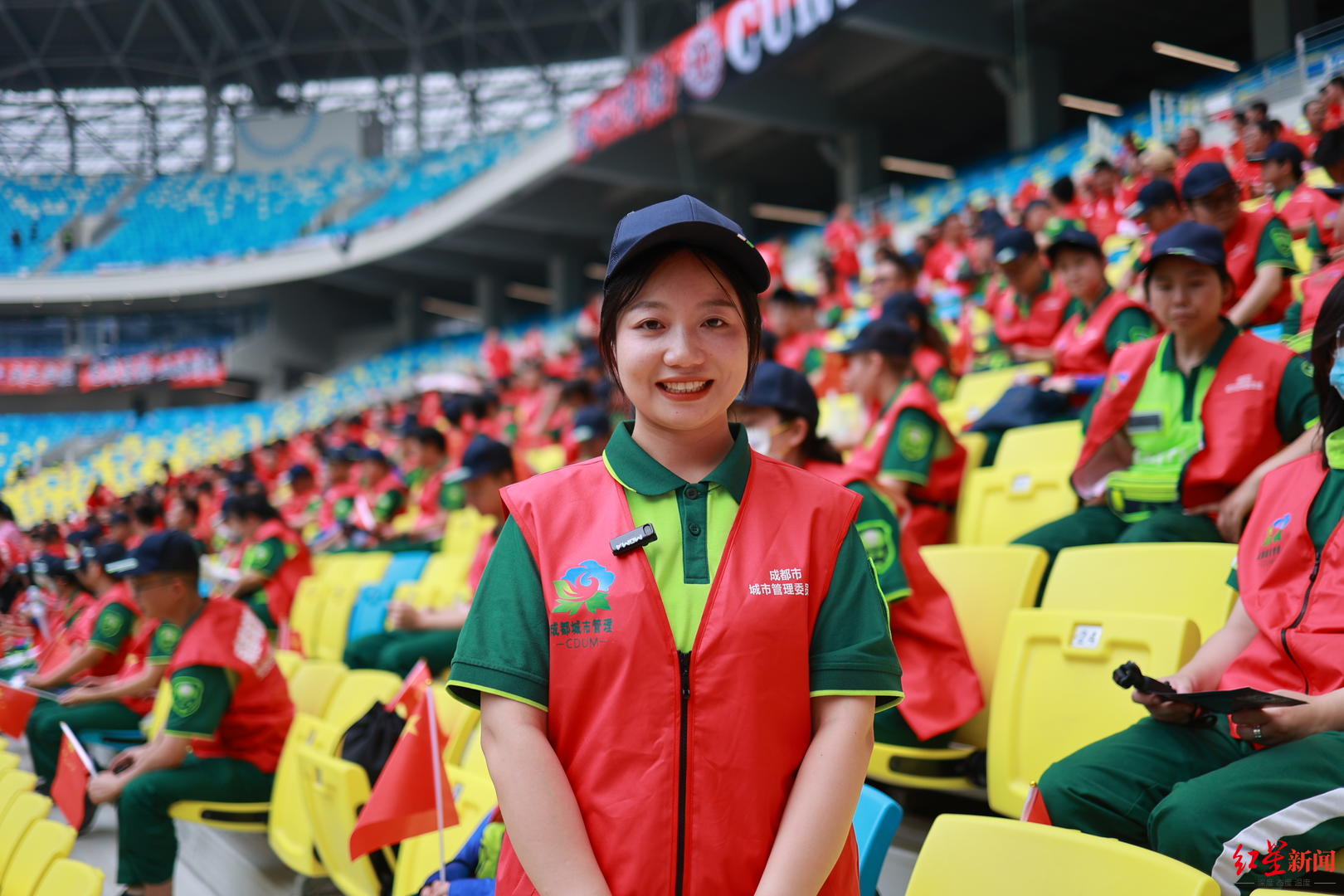 城市一线建设者相约凤凰山，为足球呐喊，为成都助威！
