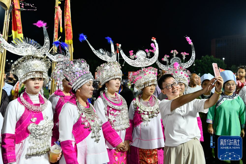 贵州村超掀起夏日足球热,贵州村超足球赛人民日报