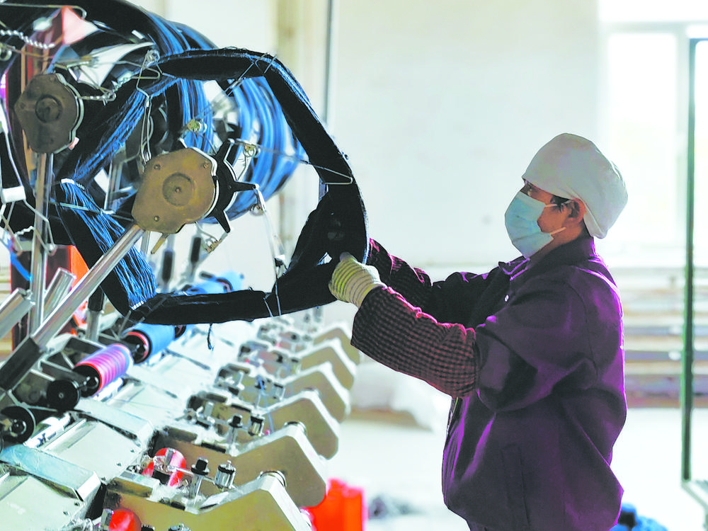 一针一毯一产业创新创意闯世界