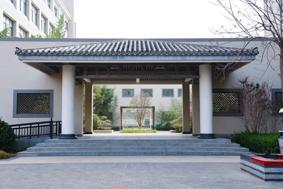 河南郑州师范校招,信阳师范学院在河南能招多少人