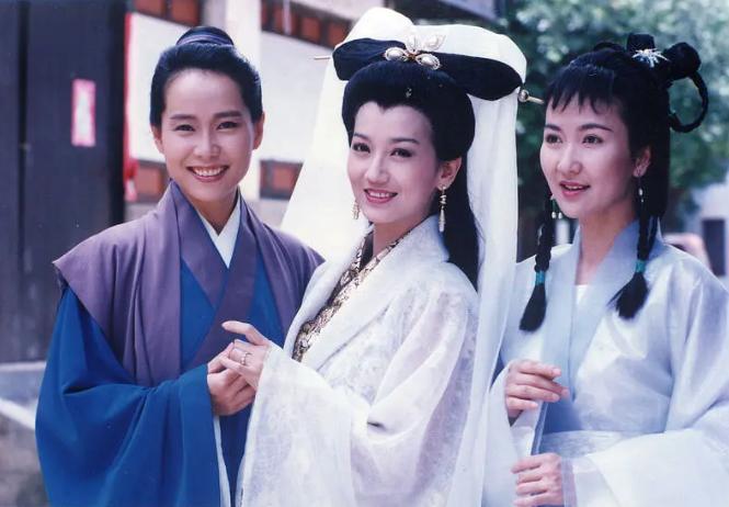 24岁夺得影后生孩子却被老公抛弃,24岁斩获影后但生活却不尽如人意