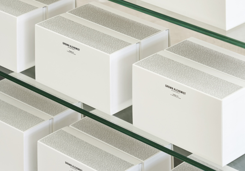 去年被欧舒丹收购的GROWNALCHEMIST，这次正式进入中国市场了