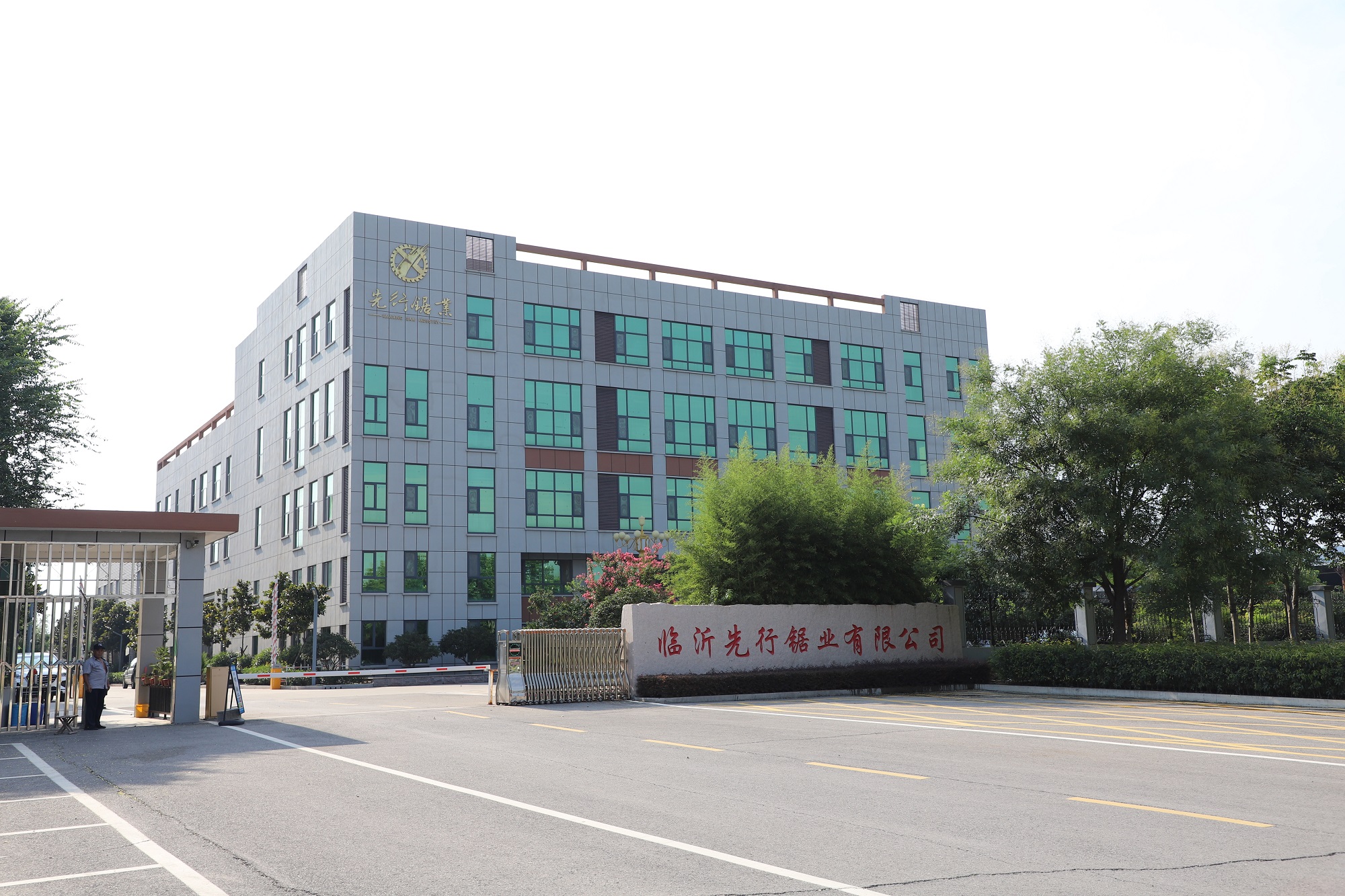 高质量发展看新区|从家庭作坊到智慧厂房看凤凰岭街道小五金产业如何蝶变升级