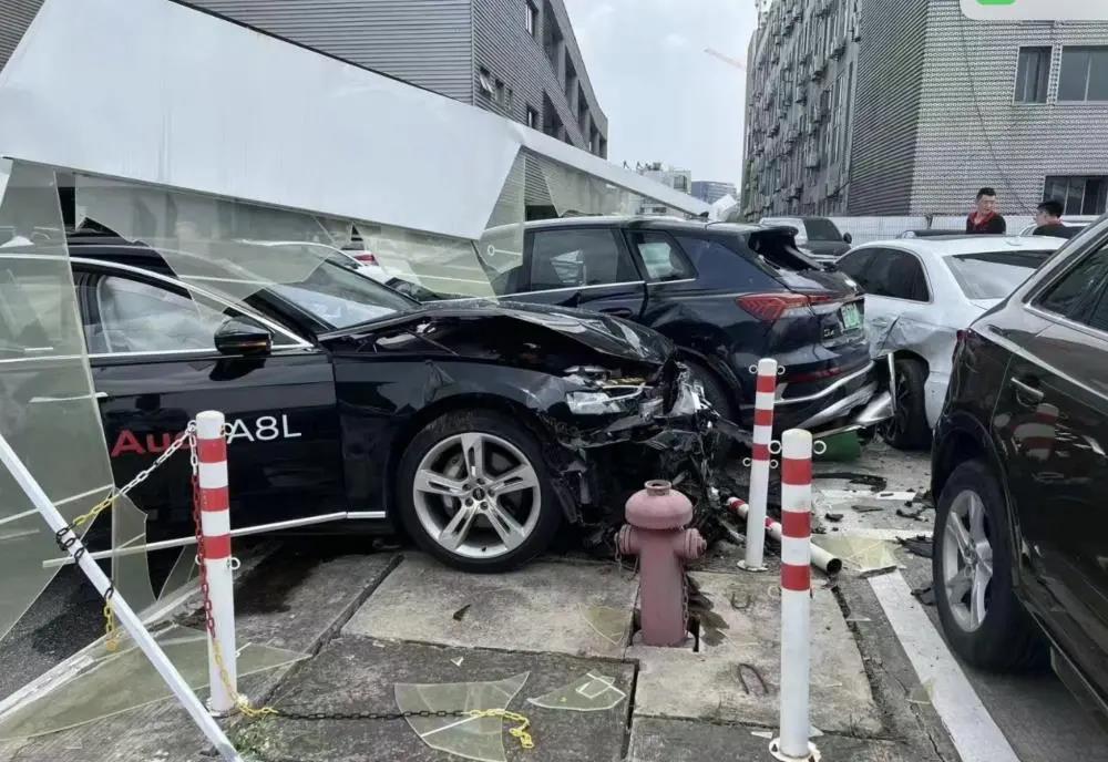 小鹏g6追尾事故,小鹏g6被撞事故